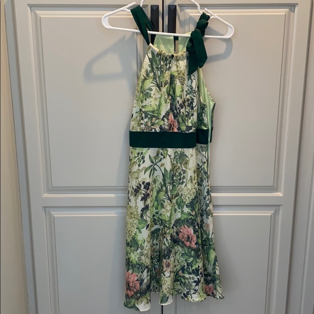 Eva Franco - Super cute dress for spring.